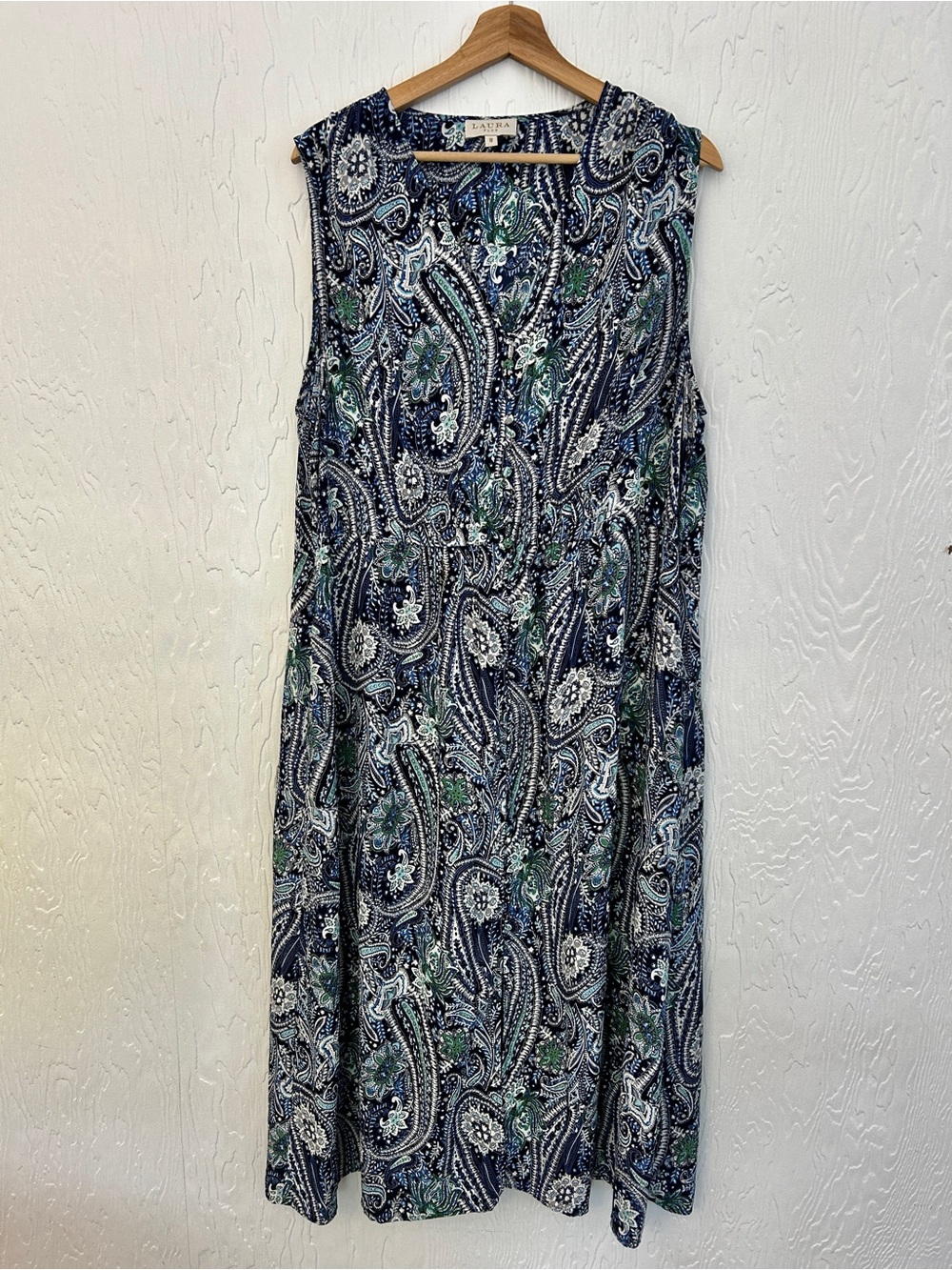 Plus Size Sleeveless V-Neck Maxi Dress in Navy Paisley - Picture 2 of 6